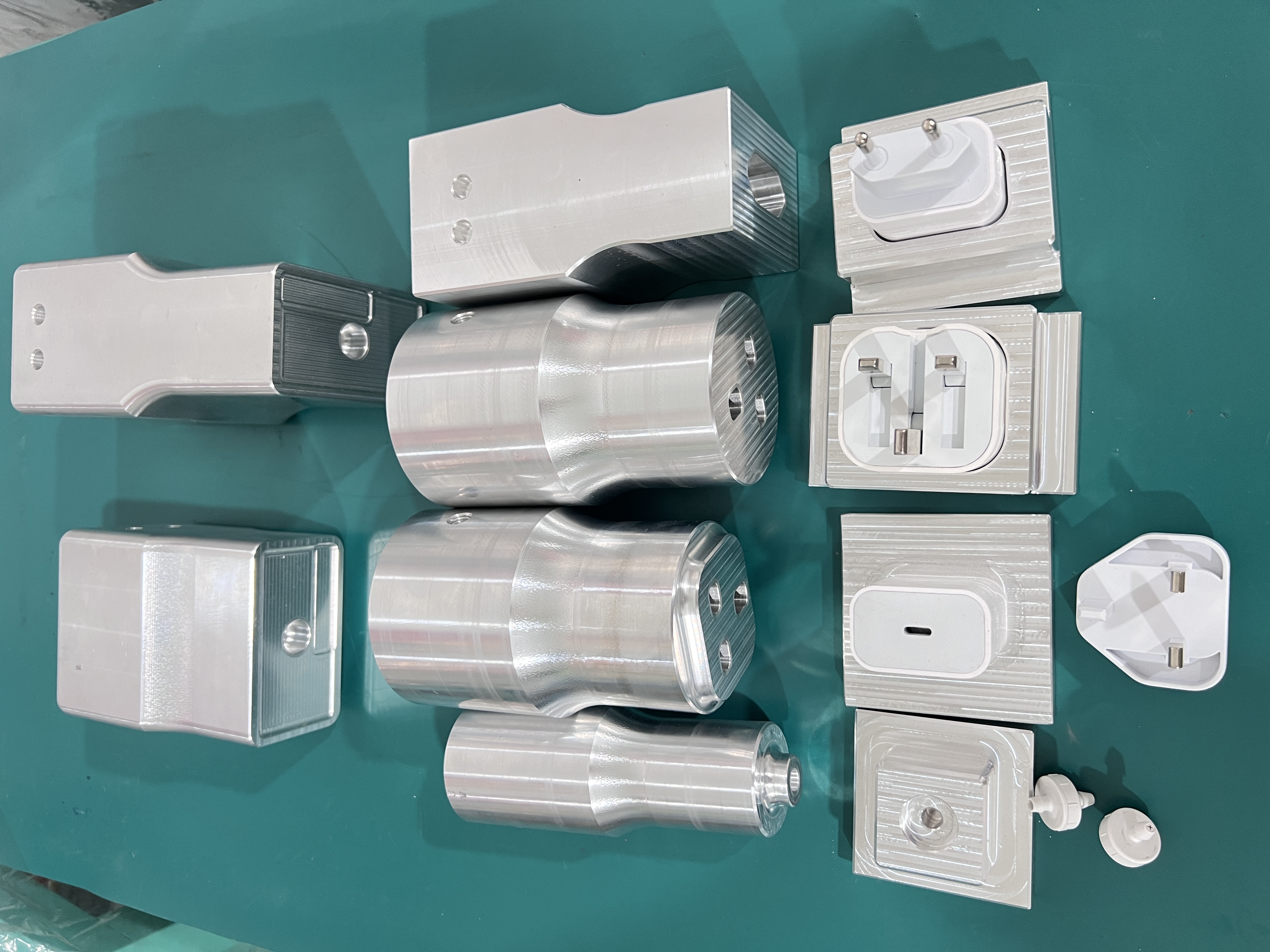 Factory Price 20kHz 2000W Ultrasonic Plastic Welder Welding Machine for Coin Slabs Toys Daily Necessities Welding